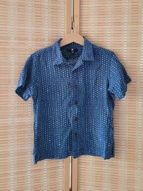 Uniqlo Navy Blue Short-Sleeve Button-Down Shirt with White Dot Print